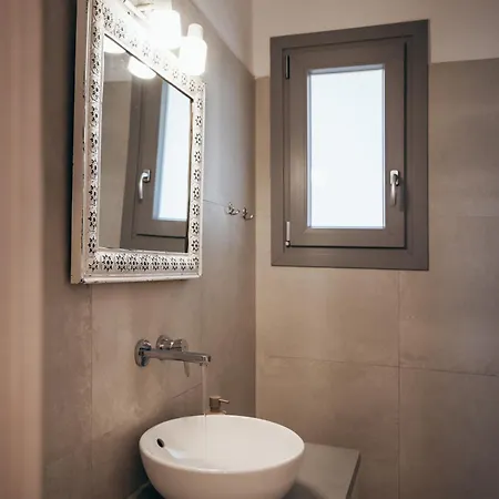 Apartment Aethra White