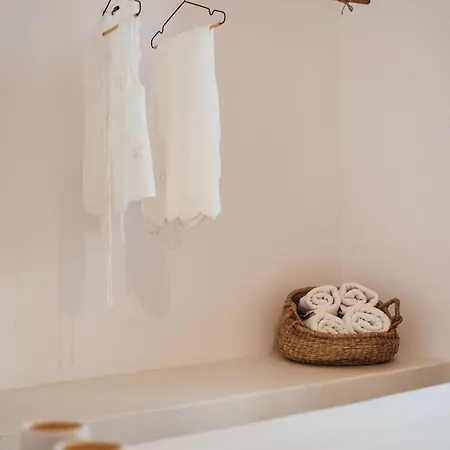 Aethra White 메사리아