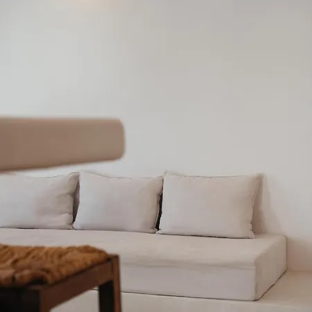 Apartment Aethra White