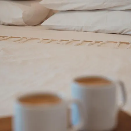 Aethra White Apartment *